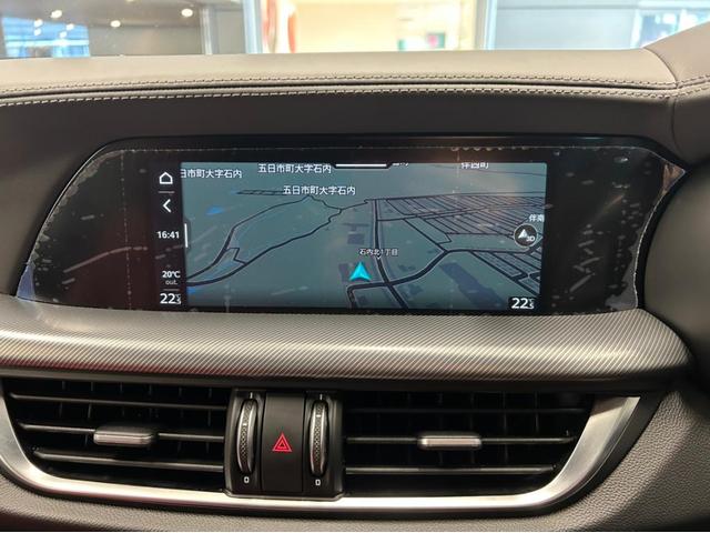 ８．８インチタッチディスプレイ