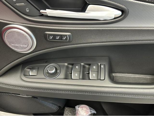 ウィンドウスイッチミラー調節スイッチ