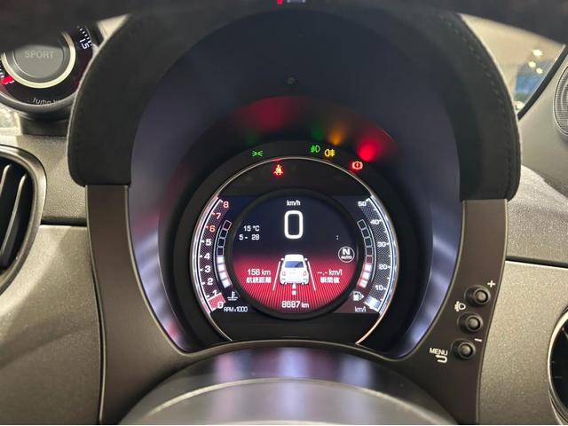 アバルト595 コンペティツィオーネ(7枚目)