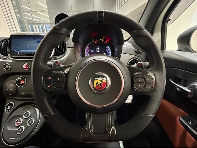 アバルト595 コンペティツィオーネ(16枚目)