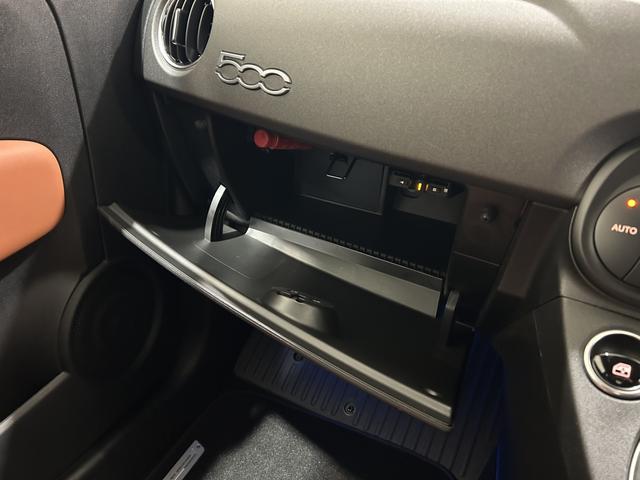 アバルト595 コンペティツィオーネ(30枚目)