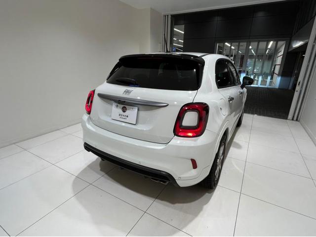 �{�f�B�J���[�̓W�F���[�g�z���C�g