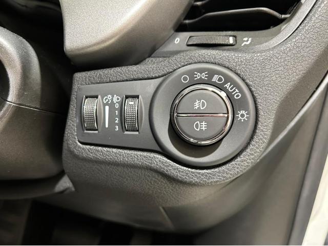 �I�[�g���[�h�Ή��w�b�h���C�g�X�C�b�`