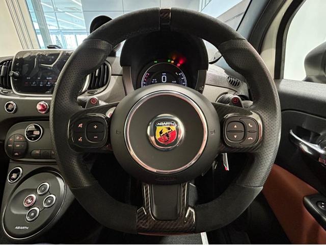 アバルト５９５ コンペティツィオーネ　ワンオーナー！禁煙車！ＥＴＣ付き！レコードモンツァマフラー！アルカンターラサベルト製シート！ブレンボキャリパー！（16枚目）