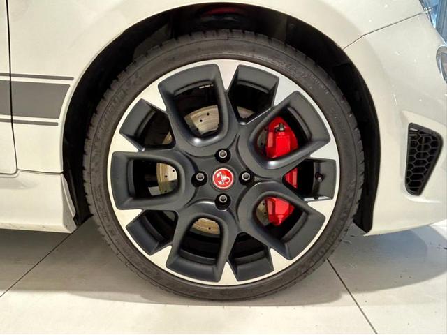 アバルト５９５ コンペティツィオーネ　ワンオーナー！禁煙車！ＥＴＣ付き！レコードモンツァマフラー！アルカンターラサベルト製シート！ブレンボキャリパー！（19枚目）