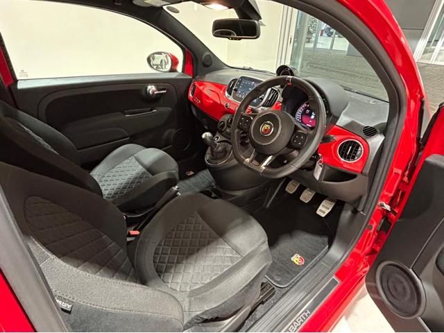 アバルト５９５ ベースグレード　禁煙車！５速ＭＴ！右ハンドル！ワンオーナー！（2枚目）