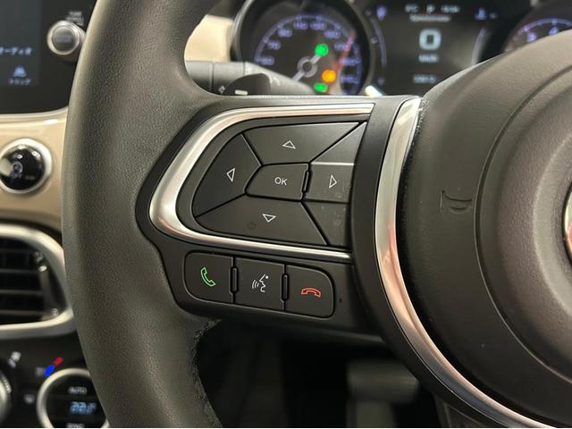 �n���Y�t���[�ŉ^�]���Ȃ���ł��d�b���\�ł�