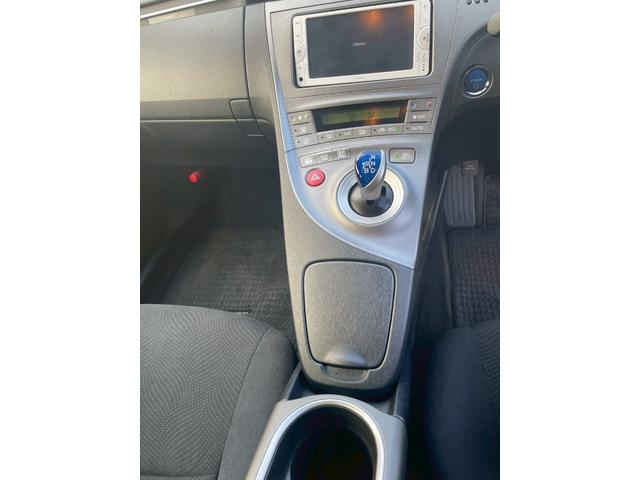 プリウス Ｓ　バックモニター　ＴＶナビ　ＥＴＣ　ＴＶナビ　スマートキー　ドアミラーウインカー（16枚目）