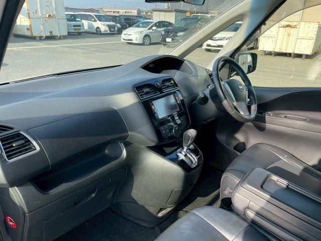 セレナ ハイウェイスター　Ｖセレ＋セーフティＩＩ　ＳＨＶ　両側パワースライドドア　フリップダウンモニター　ＴＶナビ　ＥＴＣ　ＬＥＤライト　プッシュスタート　スマートキー　クルーズコントロール　バックモニター（17枚目）