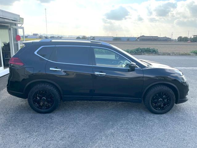 エクストレイル ２０Ｘ　４ＷＤ　レイズＡＷ　サンルール　サンルーフ　パノラマガラスルーフ　外品アルミ　ドラレコ　ＬＥＤヘッドライト　８インチナビ　シートヒーター　ＴＶナビ　バックモニター　ルーフレール（6枚目）