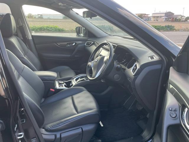 エクストレイル ２０Ｘ　４ＷＤ　レイズＡＷ　サンルール　サンルーフ　パノラマガラスルーフ　外品アルミ　ドラレコ　ＬＥＤヘッドライト　８インチナビ　シートヒーター　ＴＶナビ　バックモニター　ルーフレール（13枚目）