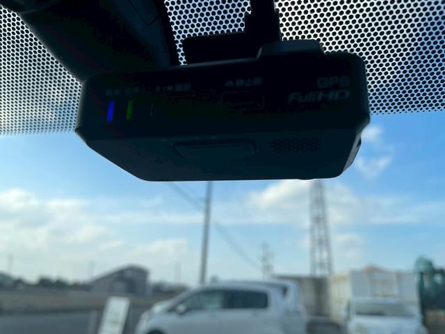 エクストレイル ２０Ｘ　４ＷＤ　レイズＡＷ　サンルール　サンルーフ　パノラマガラスルーフ　外品アルミ　ドラレコ　ＬＥＤヘッドライト　８インチナビ　シートヒーター　ＴＶナビ　バックモニター　ルーフレール（20枚目）