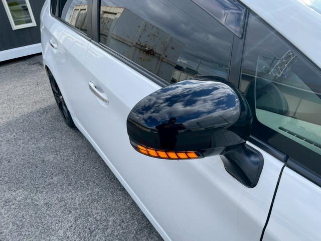 プリウス １．８Ｓ　外品１８ＡＷ　シーケンシャルウインカー　バックモニター　ＫＥＮＷＯＯＤ９インチナビＴＶ　外品　マフラー　１８ＡＷ　足回り　テーブル　シーケンシャルウインカー　ＬＥＤスカッフプレート（17枚目）