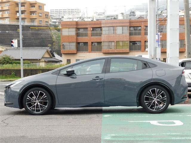 プリウス Ｚ　フルセグ　メモリーナビ　ミュージックプレイヤー接続可　バックカメラ　衝突被害軽減システム　ＥＴＣ　ドラレコ　ＬＥＤヘッドランプ　ワンオーナー（4枚目）