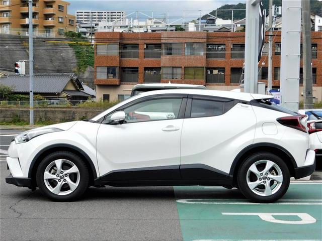 Ｃ－ＨＲ Ｓ－Ｔ　ＬＥＤパッケージ　シーケンシャルターンシグナル　ＬＥＤヘッドライト　大画面９インチナビゲーション＆バックカメラ　ＥＴＣ　クルーズコントロール　車検整備付き　ワンオーナー（4枚目）