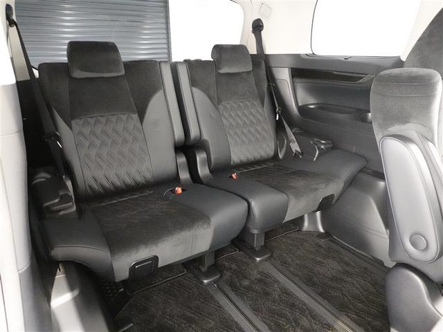 �R��ڃV�[�g���Ђ�т�Ƃ����X�y�[�X���m�ۂ��Ă��܂��B��l���ł̂��o�������΂�����ł��I