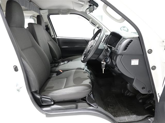 ���ʂ��̂悢��������Ƃ������E�ŁA�N�ł��^�]���₷���ł��B�^�]�̂��₷���͔��ɂ����ɂ��q����܂����