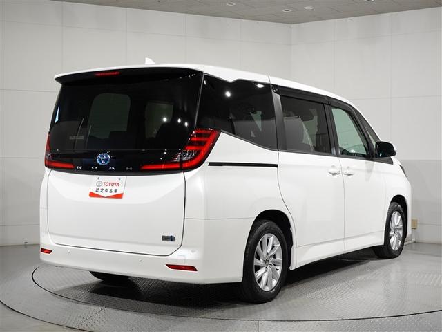 ノア ハイブリッドG ミュージックプレイヤー接続可 バックカメラ 衝突被害軽減システム ETC 両側電動スライド LEDヘッドランプ ウオークスルー 乗車定員8人 3列シート(4枚目)