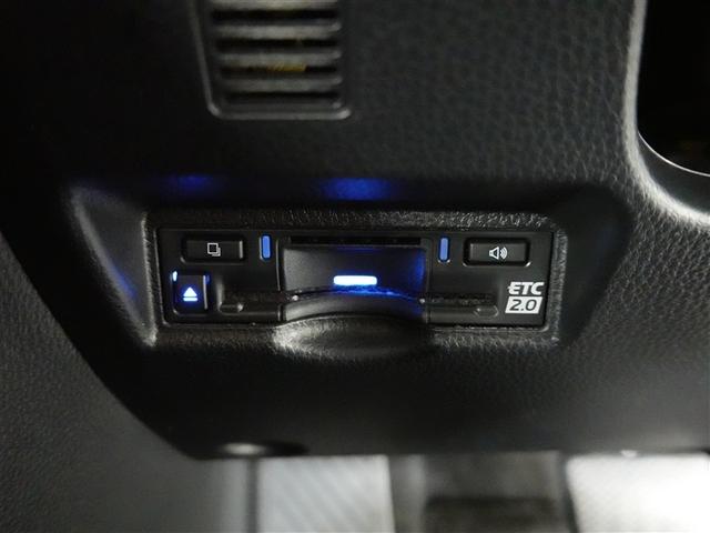 ノア ハイブリッドG ミュージックプレイヤー接続可 バックカメラ 衝突被害軽減システム ETC 両側電動スライド LEDヘッドランプ ウオークスルー 乗車定員8人 3列シート(9枚目)