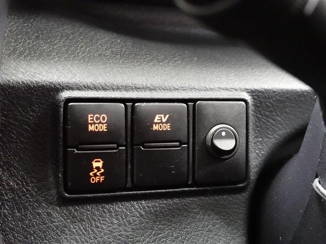 シエンタ ハイブリッドＧ　クエロ　フルセグ　メモリーナビ　ＤＶＤ再生　ミュージックプレイヤー接続可　バックカメラ　衝突被害軽減システム　ＥＴＣ　両側電動スライド　ＬＥＤヘッドランプ　乗車定員７人　３列シート（28枚目）