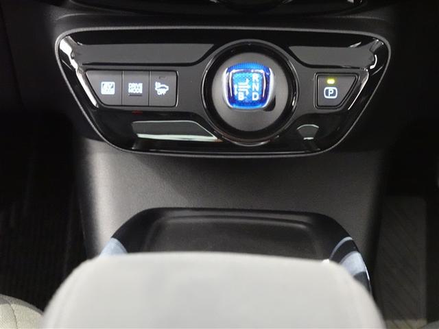 プリウス Ｓ　フルセグ　メモリーナビ　ＤＶＤ再生　ミュージックプレイヤー接続可　バックカメラ　衝突被害軽減システム　ＥＴＣ　ドラレコ　ＬＥＤヘッドランプ　ワンオーナー（10枚目）