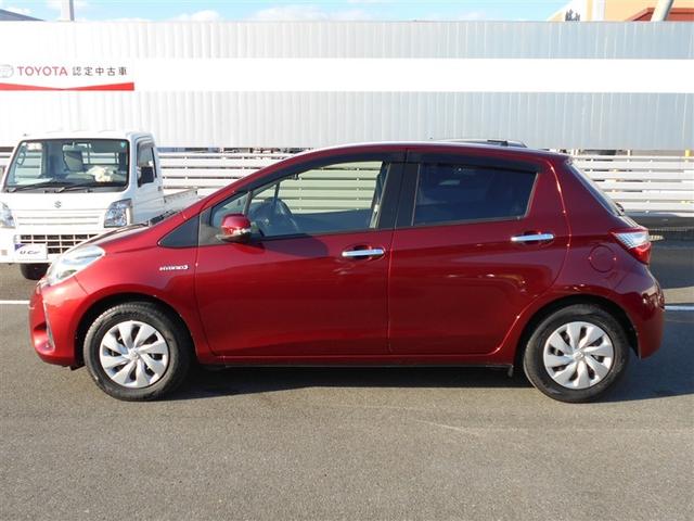 ヴィッツ ハイブリッドＦ　フルセグ　メモリーナビ　ＤＶＤ再生　ミュージックプレイヤー接続可　バックカメラ　衝突被害軽減システム　ＥＴＣ　ドラレコ　ＬＥＤヘッドランプ（2枚目）