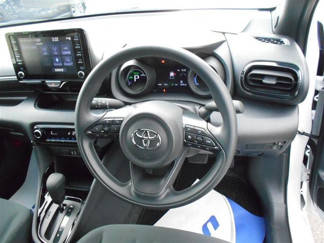 ヤリス ハイブリッドＧ　メモリーナビ　ミュージックプレイヤー接続可　バックカメラ　衝突被害軽減システム　ＥＴＣ　ワンオーナー（10枚目）