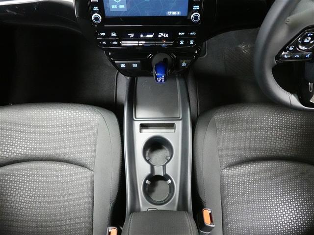 プリウス Ｓ　メモリーナビ　ミュージックプレイヤー接続可　バックカメラ　衝突被害軽減システム　ＥＴＣ　ＬＥＤヘッドランプ（25枚目）