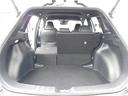 シートを倒して大きい荷物も積めますよ。