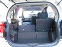 シートを倒して大きい荷物も積めますよ。
