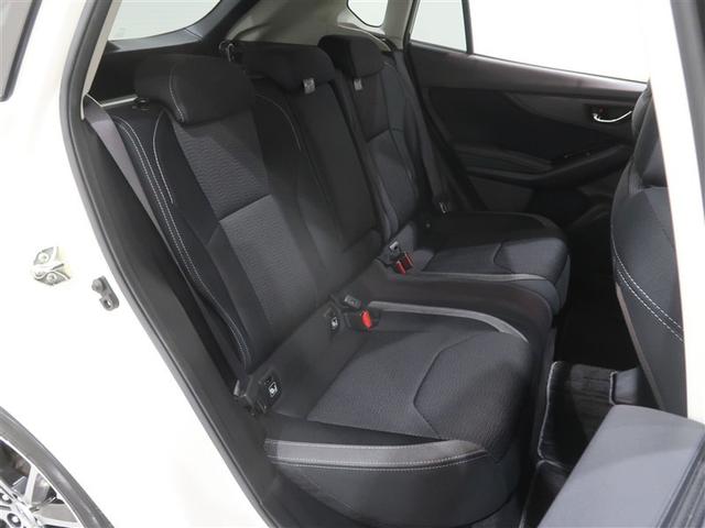 後席スペースも十分な広さを確保。