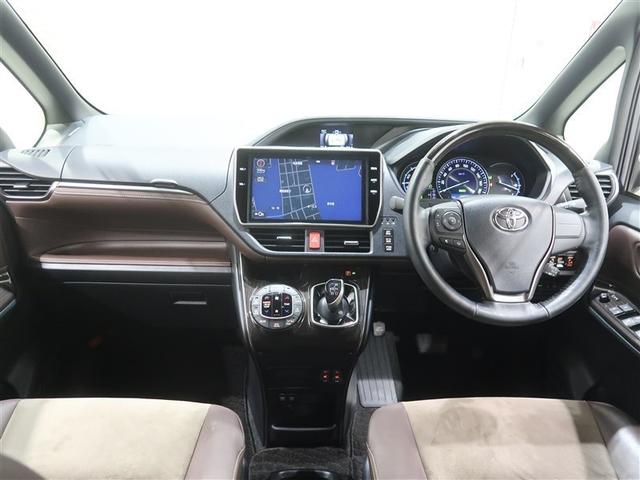 エスクァイア ＧＩプレミアムＰ　フルセグ　メモリーナビ　ＤＶＤ再生　ミュージックプレイヤー接続可　後席モニター　バックカメラ　衝突被害軽減システム　ＥＴＣ　ドラレコ　両側電動スライド　ＬＥＤヘッドランプ　乗車定員７人　３列シート（6枚目）