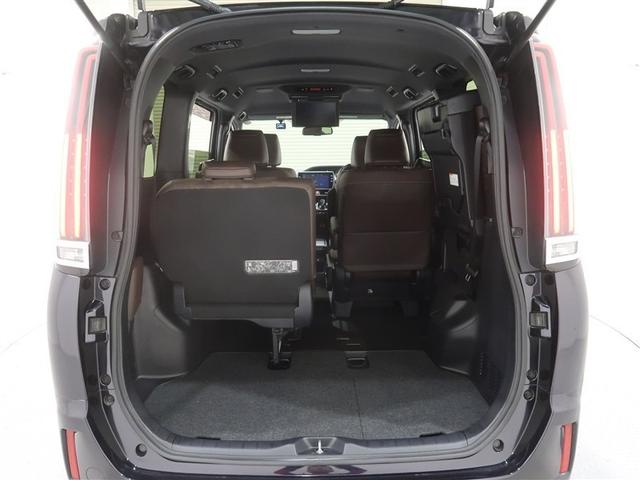 エスクァイア ＧＩプレミアムＰ　フルセグ　メモリーナビ　ＤＶＤ再生　ミュージックプレイヤー接続可　後席モニター　バックカメラ　衝突被害軽減システム　ＥＴＣ　ドラレコ　両側電動スライド　ＬＥＤヘッドランプ　乗車定員７人　３列シート（15枚目）