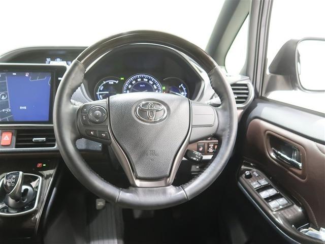 エスクァイア ＧＩプレミアムＰ　フルセグ　メモリーナビ　ＤＶＤ再生　ミュージックプレイヤー接続可　後席モニター　バックカメラ　衝突被害軽減システム　ＥＴＣ　ドラレコ　両側電動スライド　ＬＥＤヘッドランプ　乗車定員７人　３列シート（29枚目）