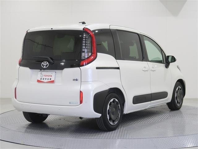 シエンタ ハイブリッドＺ　フルセグ　メモリーナビ　ミュージックプレイヤー接続可　後席モニター　バックカメラ　衝突被害軽減システム　ＥＴＣ　両側電動スライド　ＬＥＤヘッドランプ　乗車定員７人　３列シート（4枚目）