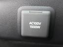 センターコンソール後ろ、ラゲッジスペースに100V/1500Wの給電コンセントがあります。