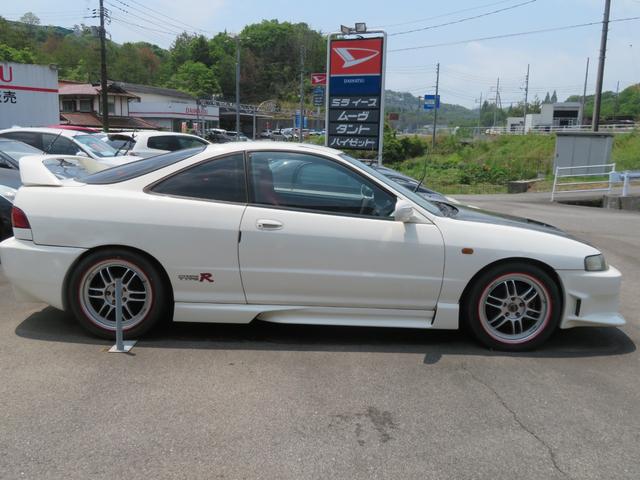 インテグラ タイプＲ　車高調・ＲＰＦ１：エンケイ１７ｉｎアルミ・マルガヒルズフルエアロ・ナビ＆ＴＶ・ＥＴＣ・純正レカロシート・エアクリーナー・カーボンボンネット（4枚目）