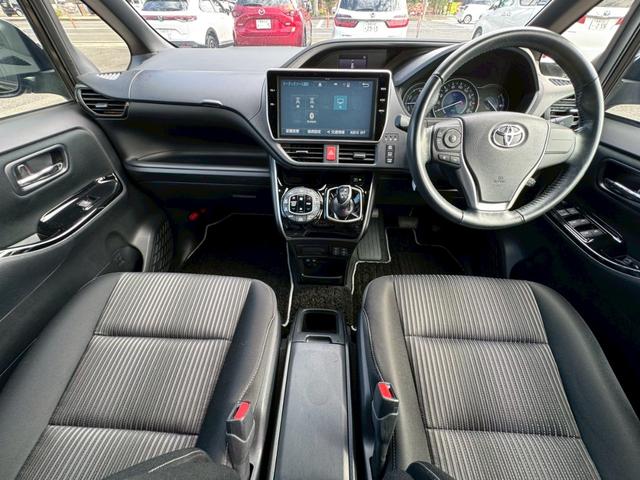 ヴォクシー ハイブリッドＺＳ　煌　モデリスタ　フリップダウンモニター　両側パワースライドドア　運転席・助手席シートヒーター　クルーズコントロール（5枚目）