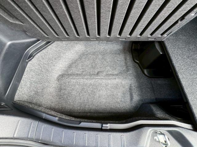 ヴォクシー ハイブリッドＺＳ　煌　モデリスタ　フリップダウンモニター　両側パワースライドドア　運転席・助手席シートヒーター　クルーズコントロール（31枚目）