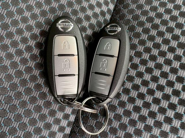 キックス X アラウンドビューモニター ETC クルーズコントロール インテリジェントルームミラー スマートキー プッシュスタート ルーフスポイラー 純正ナビ Bluetooth TV(21枚目)