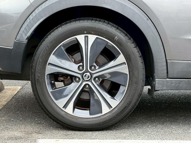 キックス X アラウンドビューモニター ETC クルーズコントロール インテリジェントルームミラー スマートキー プッシュスタート ルーフスポイラー 純正ナビ Bluetooth TV(42枚目)