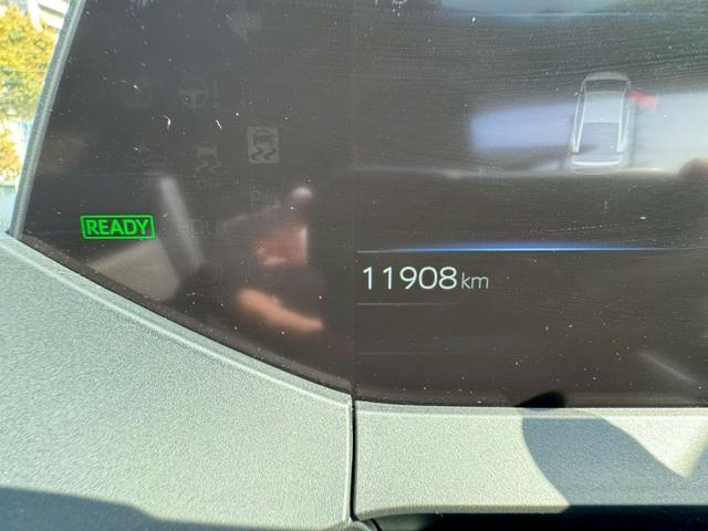 プリウス Ｇ　パノラミックビューモニター　レーダークルーズコントロール　ＥＴＣ２．０　運転席・助手席シートヒーター　ＴＶ　電動パーキングブレーキ　ＴＶ　プッシュスタート　スマートキー　ＡＣ１００Ｖ（7枚目）