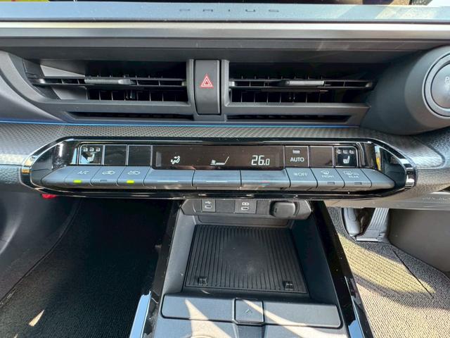 プリウス Ｇ　パノラミックビューモニター　レーダークルーズコントロール　ＥＴＣ２．０　運転席・助手席シートヒーター　ＴＶ　電動パーキングブレーキ　ＴＶ　プッシュスタート　スマートキー　ＡＣ１００Ｖ（14枚目）