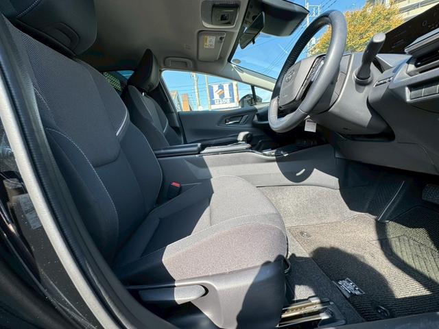 プリウス Ｇ　パノラミックビューモニター　レーダークルーズコントロール　ＥＴＣ２．０　運転席・助手席シートヒーター　ＴＶ　電動パーキングブレーキ　ＴＶ　プッシュスタート　スマートキー　ＡＣ１００Ｖ（16枚目）