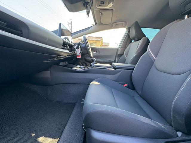 プリウス Ｇ　パノラミックビューモニター　レーダークルーズコントロール　ＥＴＣ２．０　運転席・助手席シートヒーター　ＴＶ　電動パーキングブレーキ　ＴＶ　プッシュスタート　スマートキー　ＡＣ１００Ｖ（19枚目）