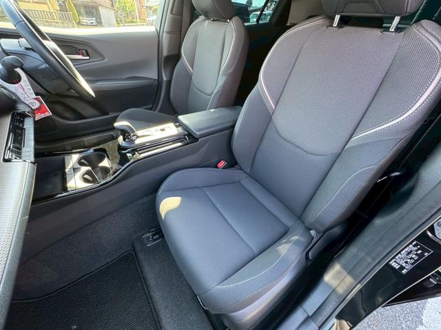 プリウス Ｇ　パノラミックビューモニター　レーダークルーズコントロール　ＥＴＣ２．０　運転席・助手席シートヒーター　ＴＶ　電動パーキングブレーキ　ＴＶ　プッシュスタート　スマートキー　ＡＣ１００Ｖ（20枚目）