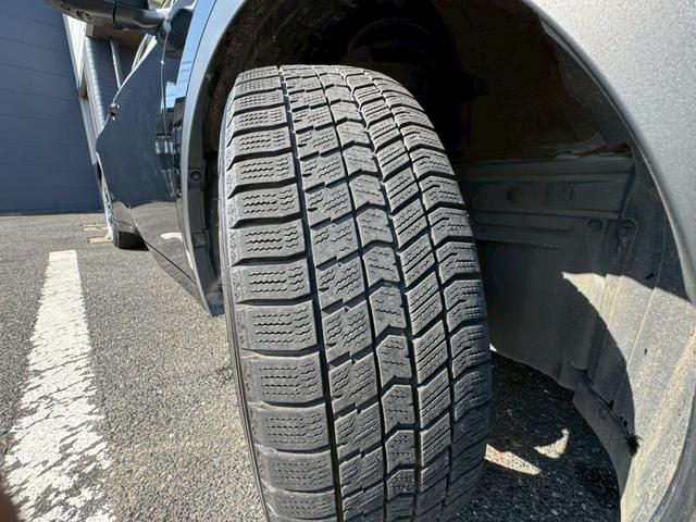 プリウス Ｇ　パノラミックビューモニター　レーダークルーズコントロール　ＥＴＣ２．０　運転席・助手席シートヒーター　ＴＶ　電動パーキングブレーキ　ＴＶ　プッシュスタート　スマートキー　ＡＣ１００Ｖ（42枚目）