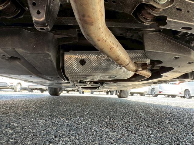 プリウス Ｇ　パノラミックビューモニター　レーダークルーズコントロール　ＥＴＣ２．０　運転席・助手席シートヒーター　ＴＶ　電動パーキングブレーキ　ＴＶ　プッシュスタート　スマートキー　ＡＣ１００Ｖ（49枚目）