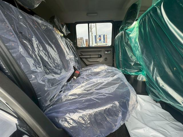 後部座席も広々としております！ぜひ１度ご来店いただきご乗車ください！