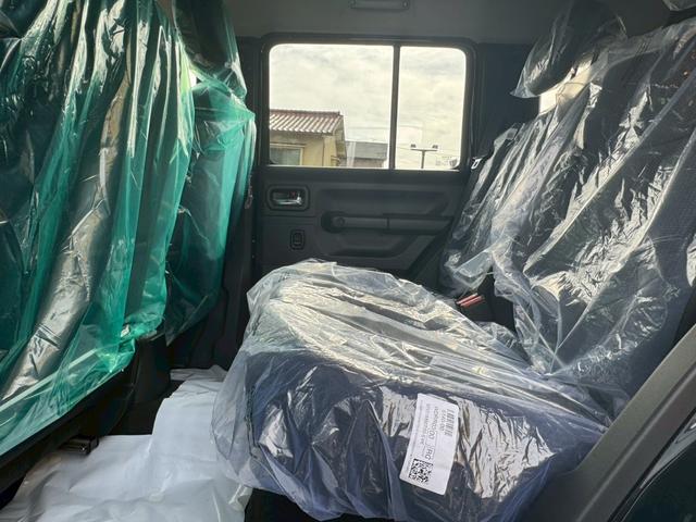 後部座席も広々としております！ぜひ１度ご来店いただきご乗車ください！